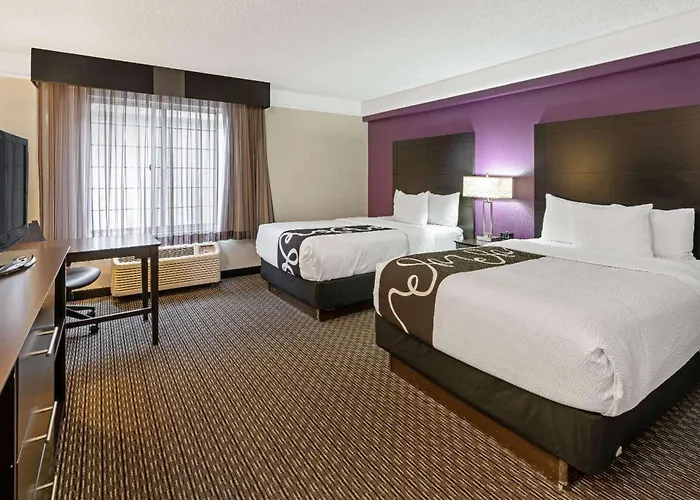 La Quinta & By Wyndham Phoenix Hotel Scottsdale