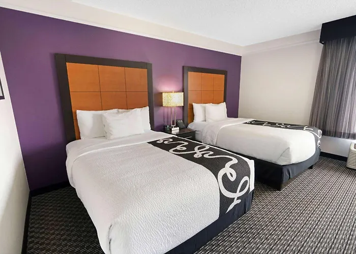 La Quinta & By Wyndham Phoenix Scottsdale
