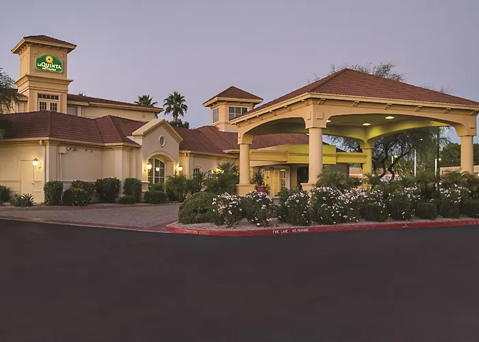 La Quinta & By Wyndham Phoenix 3*