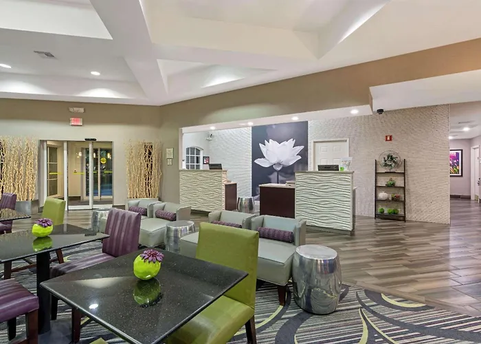 La Quinta & By Wyndham Phoenix Hotel 3*