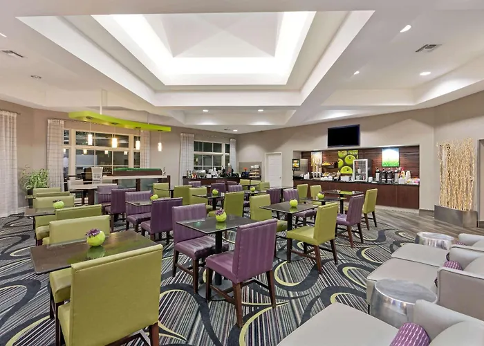 La Quinta & By Wyndham Phoenix Hotel Scottsdale