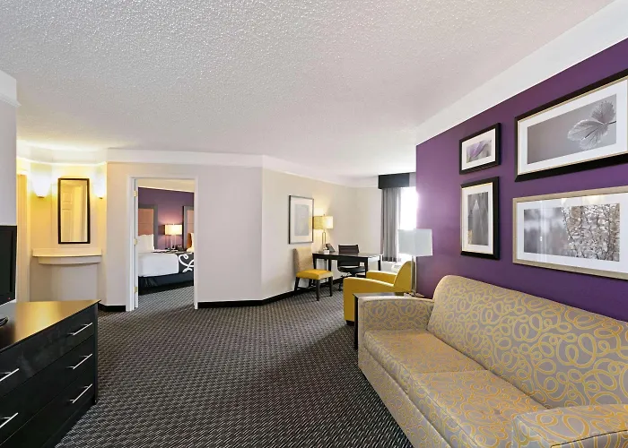 La Quinta & By Wyndham Phoenix Scottsdale