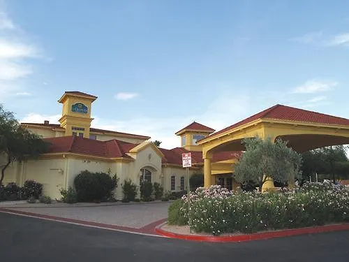 La Quinta & By Wyndham Phoenix 3*