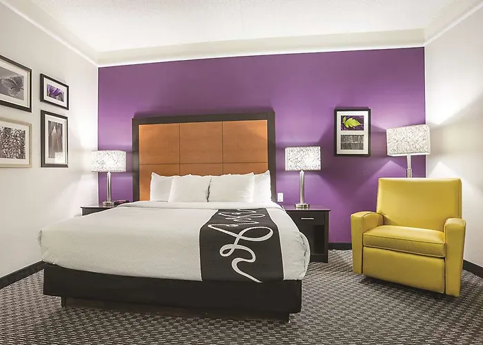 La Quinta & By Wyndham Phoenix Scottsdale