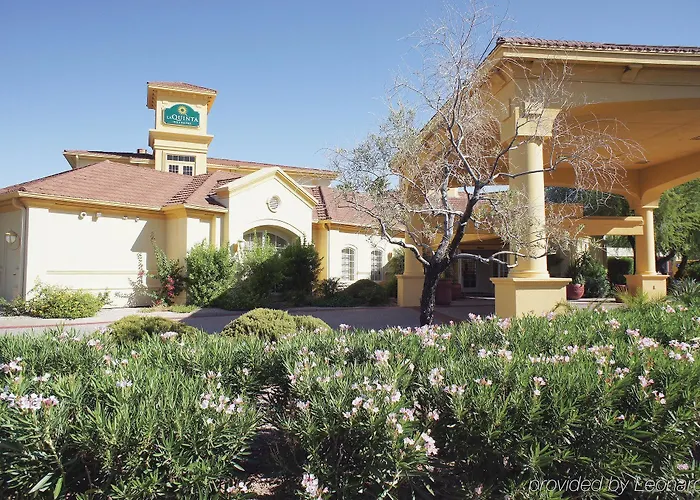 La Quinta & By Wyndham Phoenix